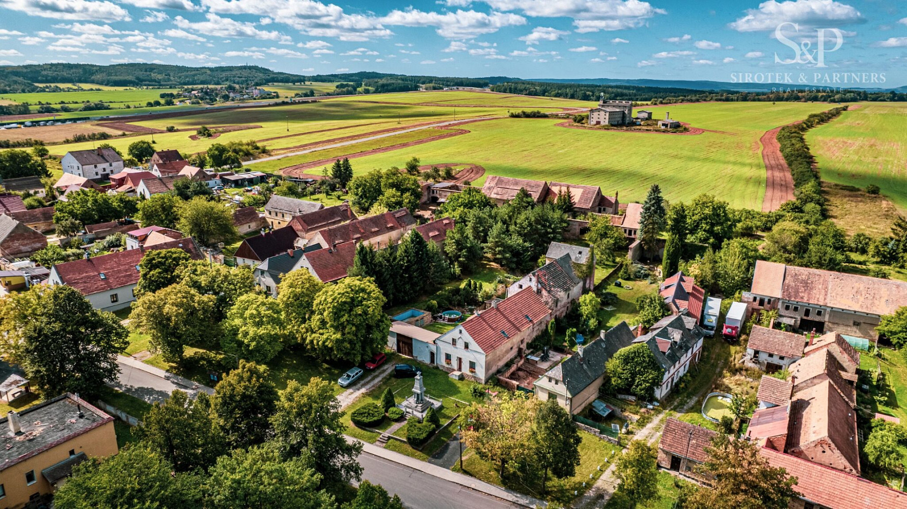 Prodej domu 350 m² s pozemkem 3 430 m² – fotografie 2