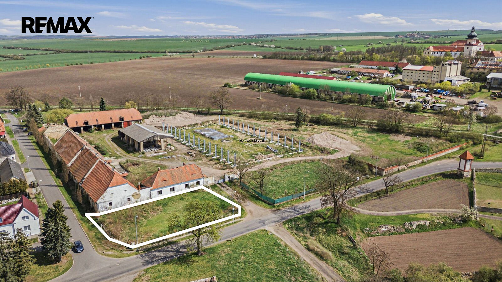 Prodej stavebního pozemku 827 m² – fotografie 2