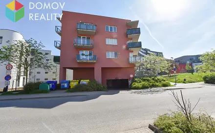 Pronájem garážového stání v bytovém domě v Berouně, ul. Nepilova, Nepilova, Beroun - Beroun-Město