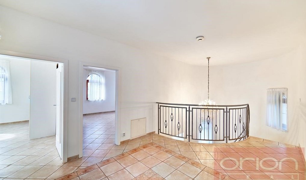 Pronájem domu 243 m² s pozemkem 328 m², Praha – náhled fotky 5