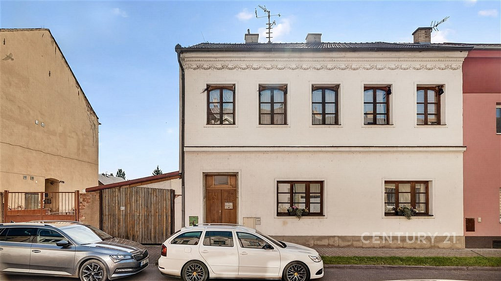 Prodej domu 240 m² s pozemkem 489 m²