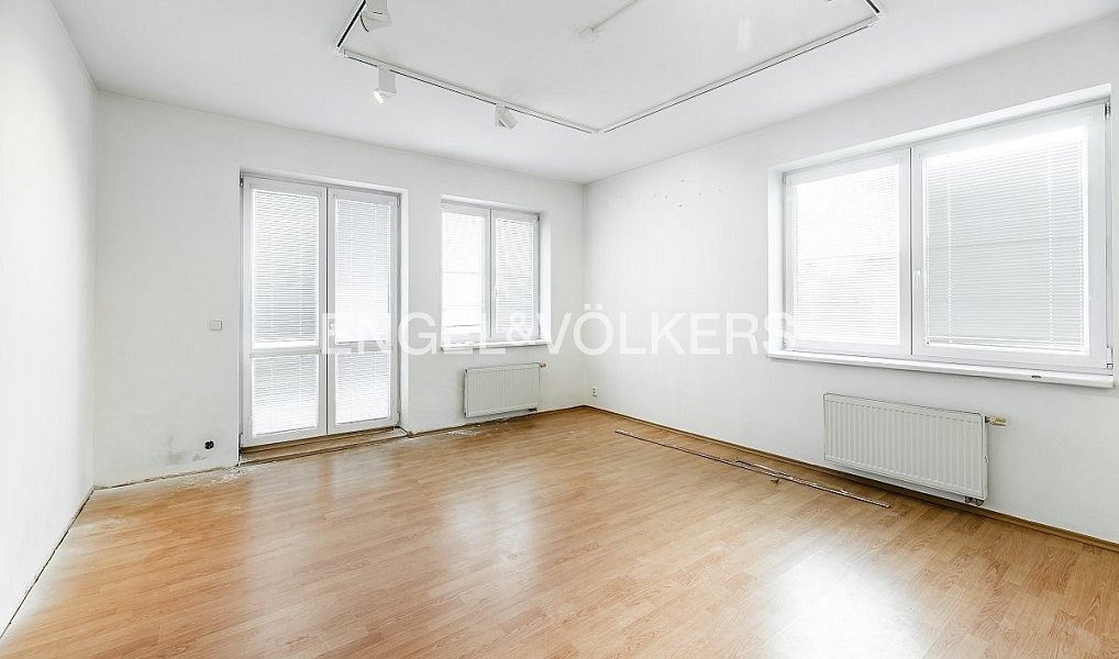 Pronájem domu 801 m² s pozemkem 1 299 m², Praha – náhled fotky 10