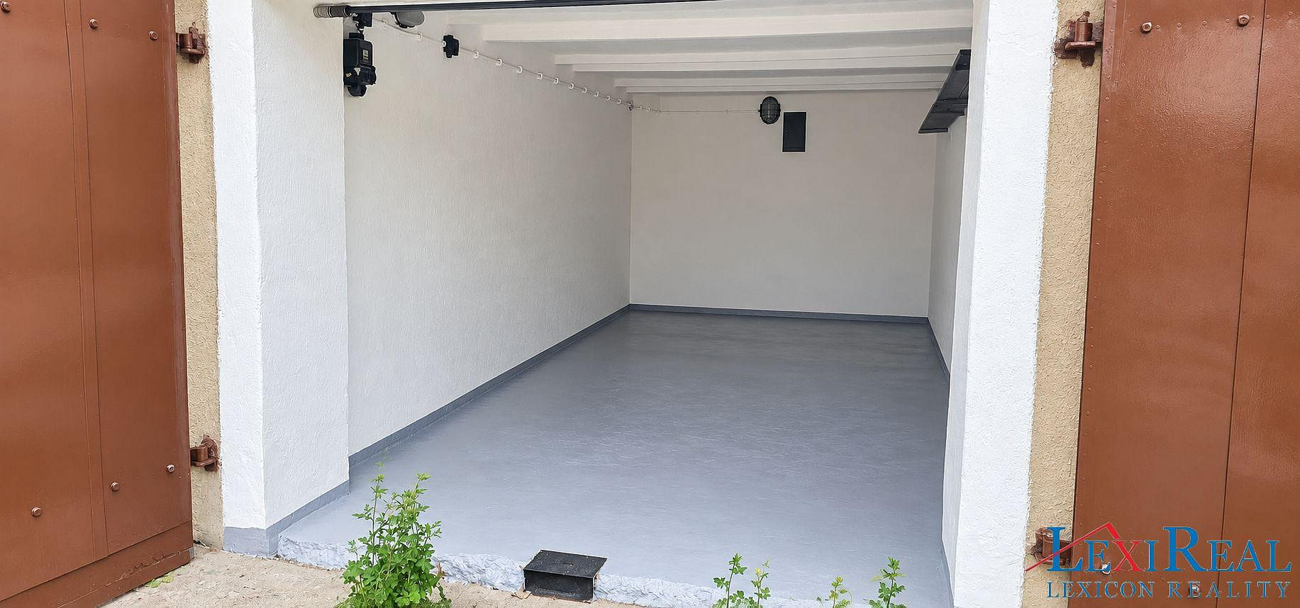 Prodej garáže 18 m2, v garážovém komplexu, Lužanská ulice, Praha 19, Kbely – fotografie 2