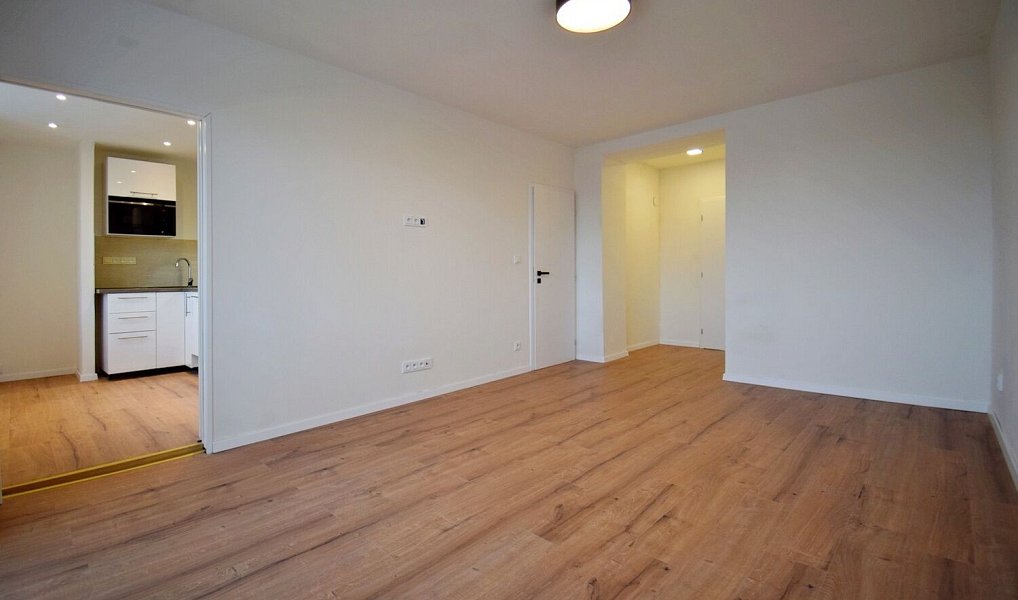 Pronájem bytu 2+1 56 m², Mníšek pod Brdy – náhled fotky 2