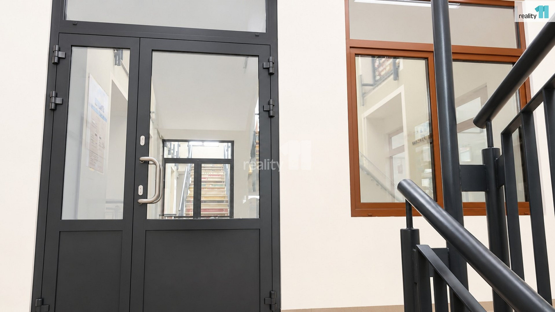 Pronájem obchodních prostor 40 m² – fotografie 3