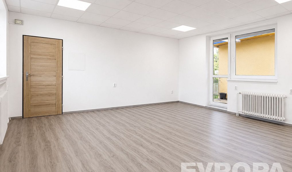 Pronájem kanceláře 117 m², Kolín – náhled fotky 8