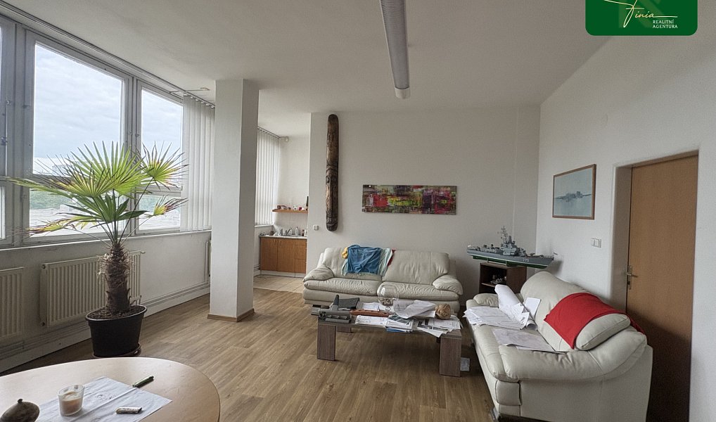Pronájem kanceláře 1 722 m², Česká Lípa – náhled fotky 8