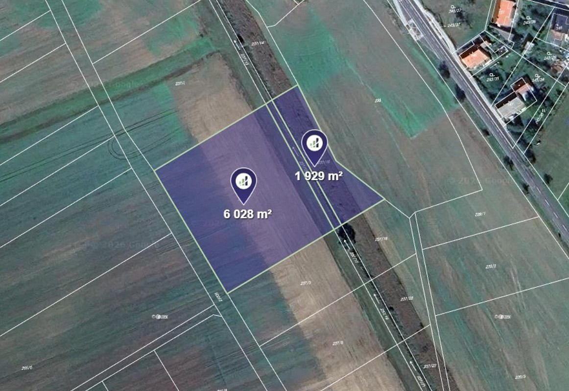 Prodej pole 1 825 m²