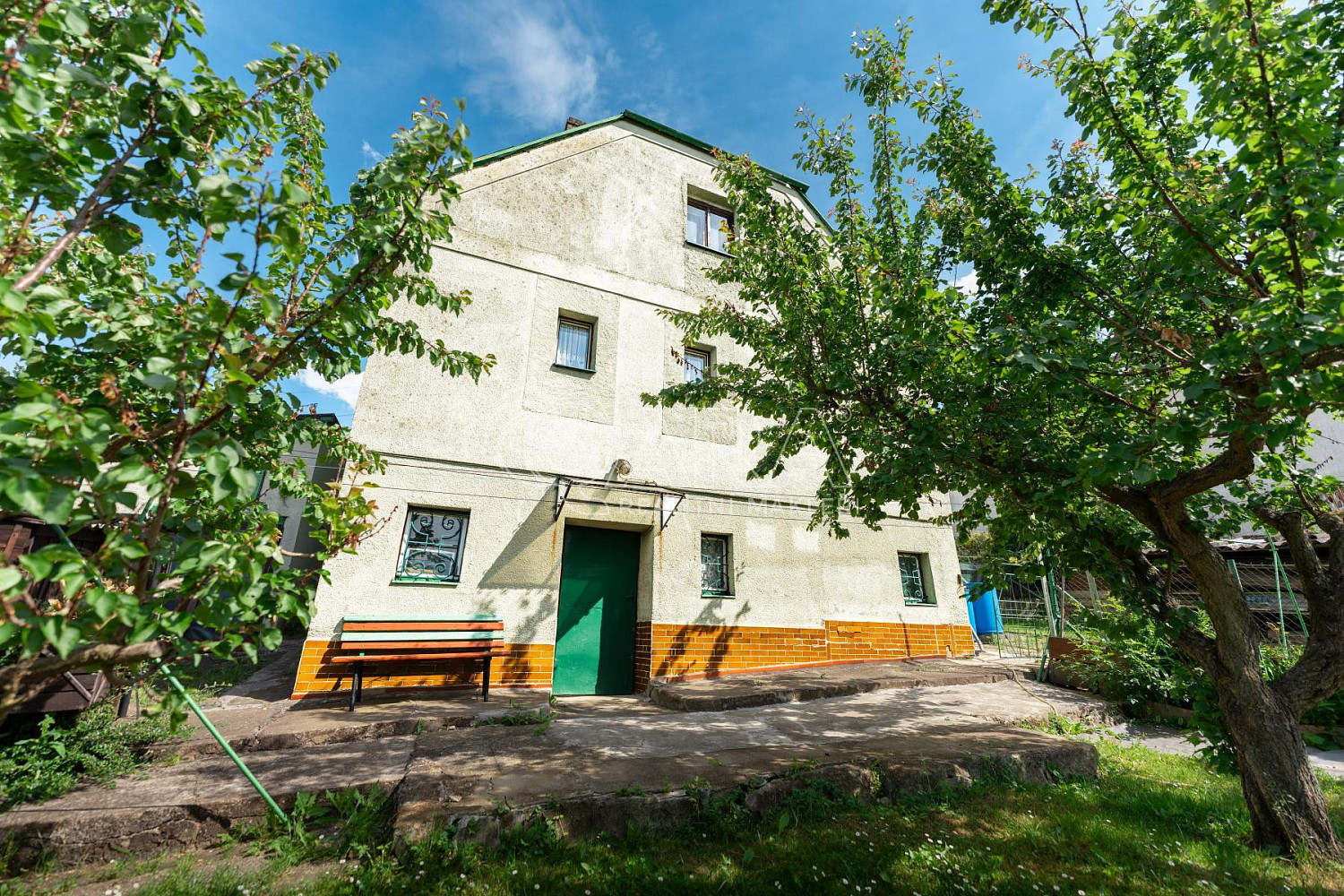 Prodej domu 238 m² s pozemkem 791 m²