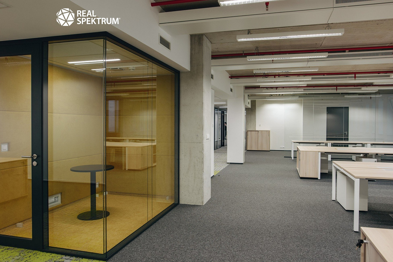 Pronájem kanceláře 374 m²