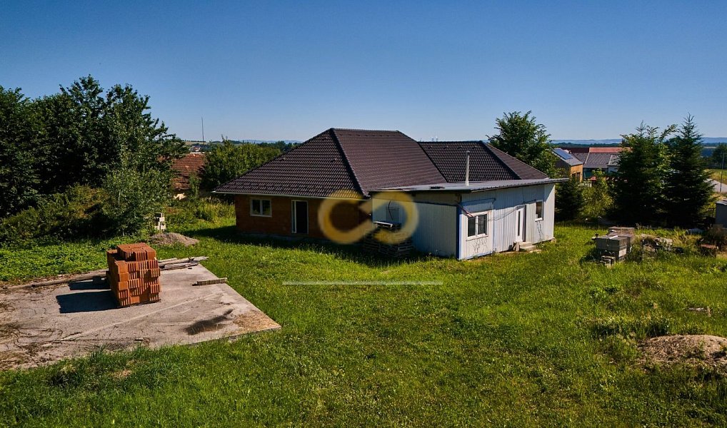 Prodej domu 180 m² s pozemkem 3 700 m², Chvalovice – náhled fotky 2