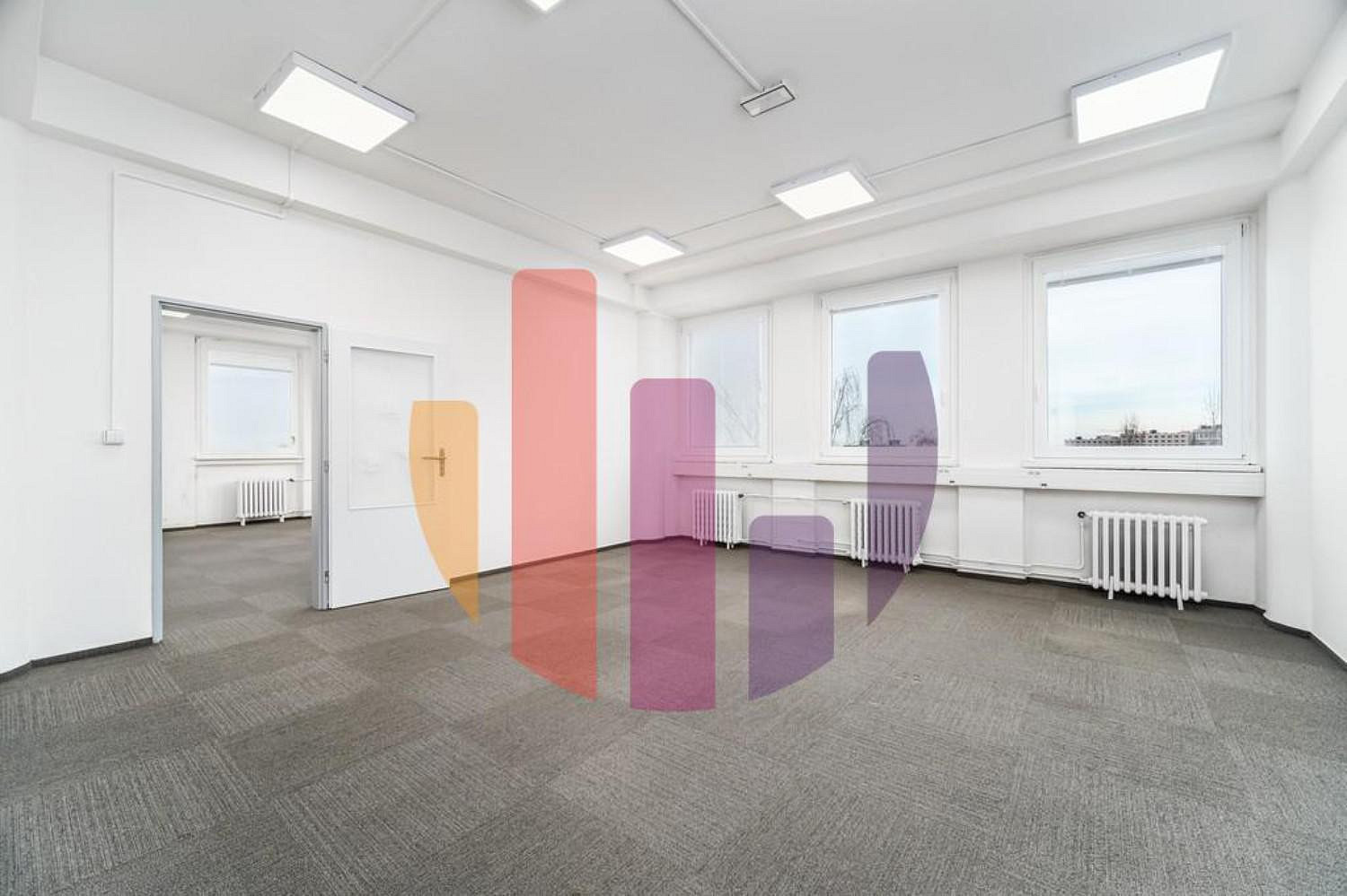 Pronájem kanceláře 270 m² — photo 4