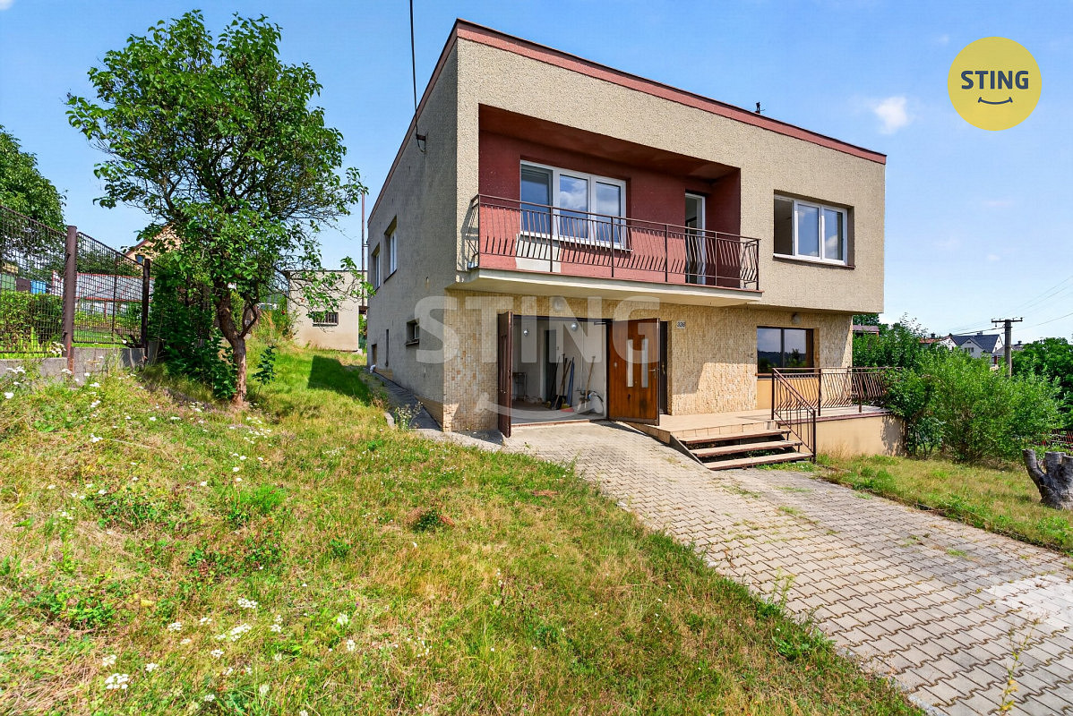 Prodej domu 220 m² s pozemkem 689 m² – fotografie 2