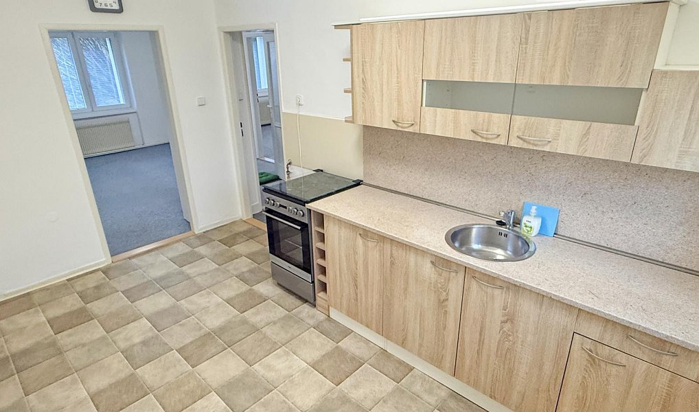 Pronájem bytu 2+1 60 m², Rožnov pod Radhoštěm – náhled fotky 2