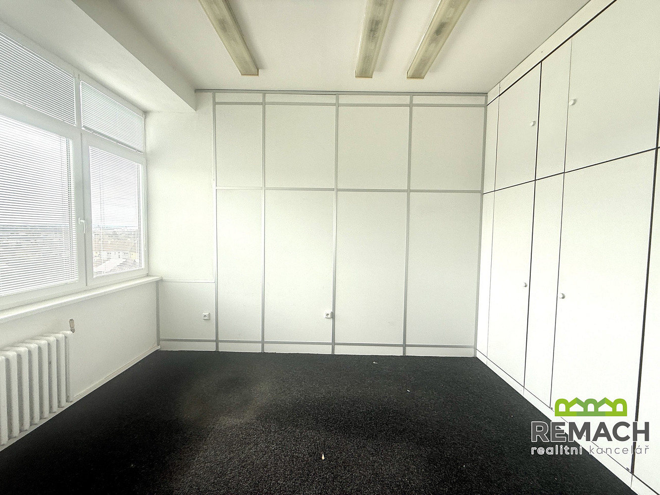 Pronájem obchodních prostor 20 m² – fotografie 2