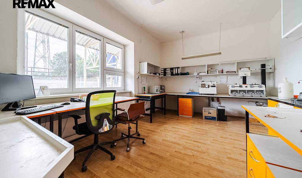 Prodej výrobních prostor 4 050 m², Pouzdřany – náhled fotky 14