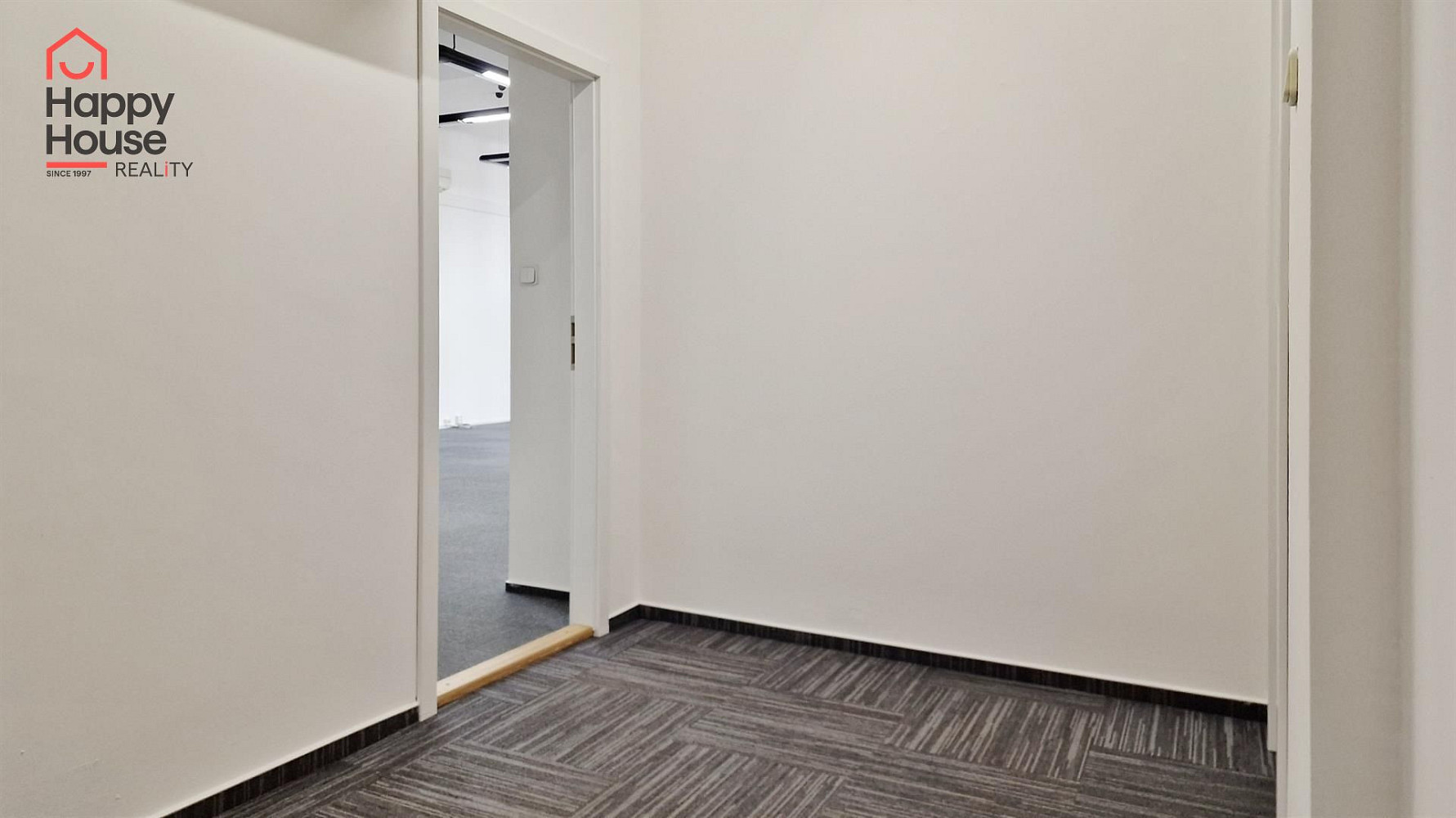 Pronájem kanceláře 93 m² – fotografie 5
