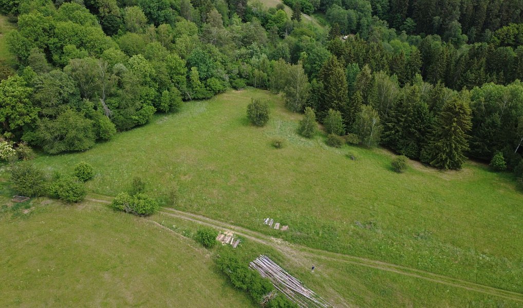 Prodej stavebního pozemku 1 218 m², Planá – náhled fotky 9