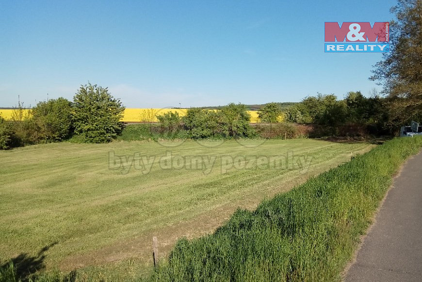 Prodej stavebního pozemku 1 736 m² – pohled 2