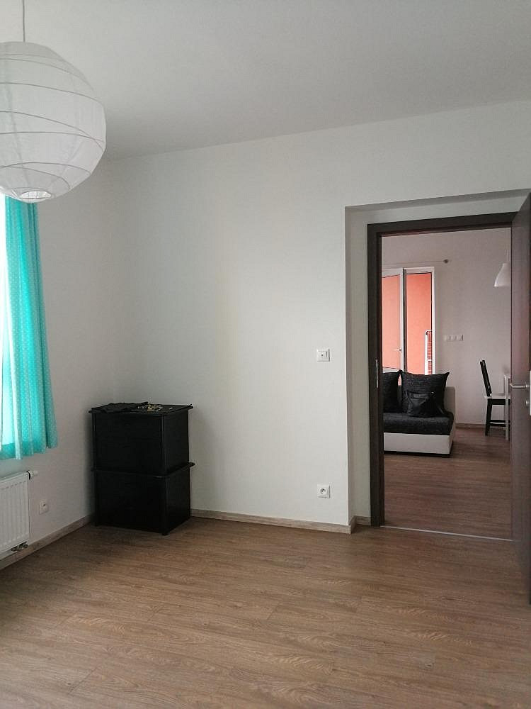 Pronájem bytu 2+kk 47 m² – pohled 4