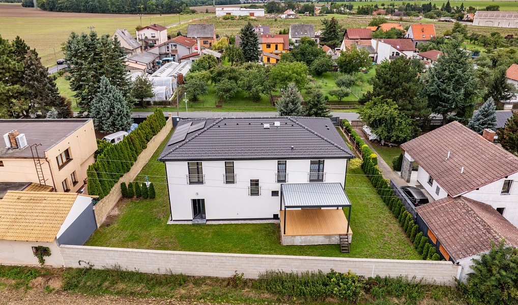 Prodej domu 329 m² s pozemkem 1 034 m², Sluhy – náhled fotky 24