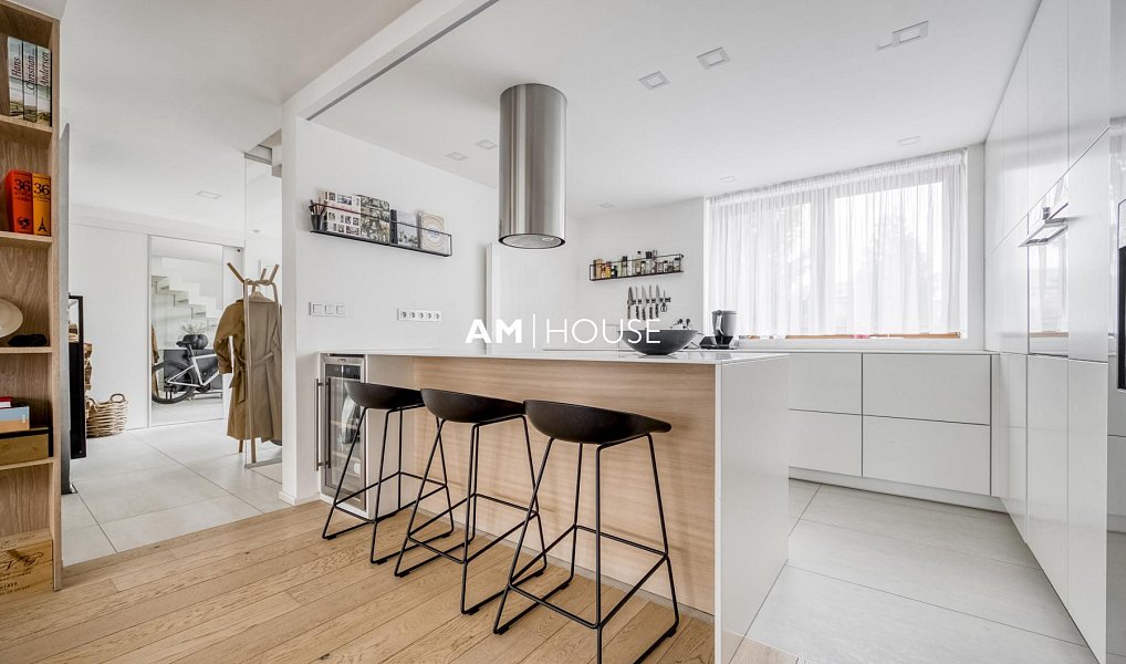 Pronájem domu 220 m² s pozemkem 270 m², Praha – náhled fotky 8