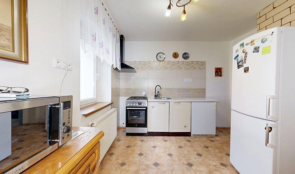 Prodej domu 313 m² s pozemkem 2 261 m², Dobkovice – náhled fotky 8