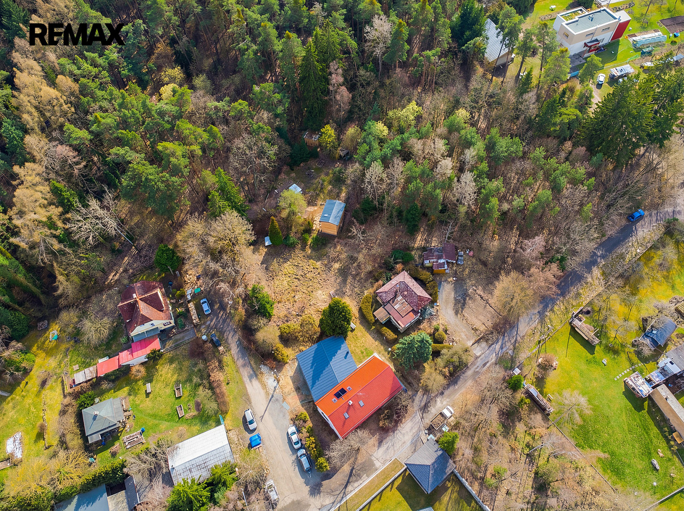 Prodej stavebního pozemku 1 079 m² – další