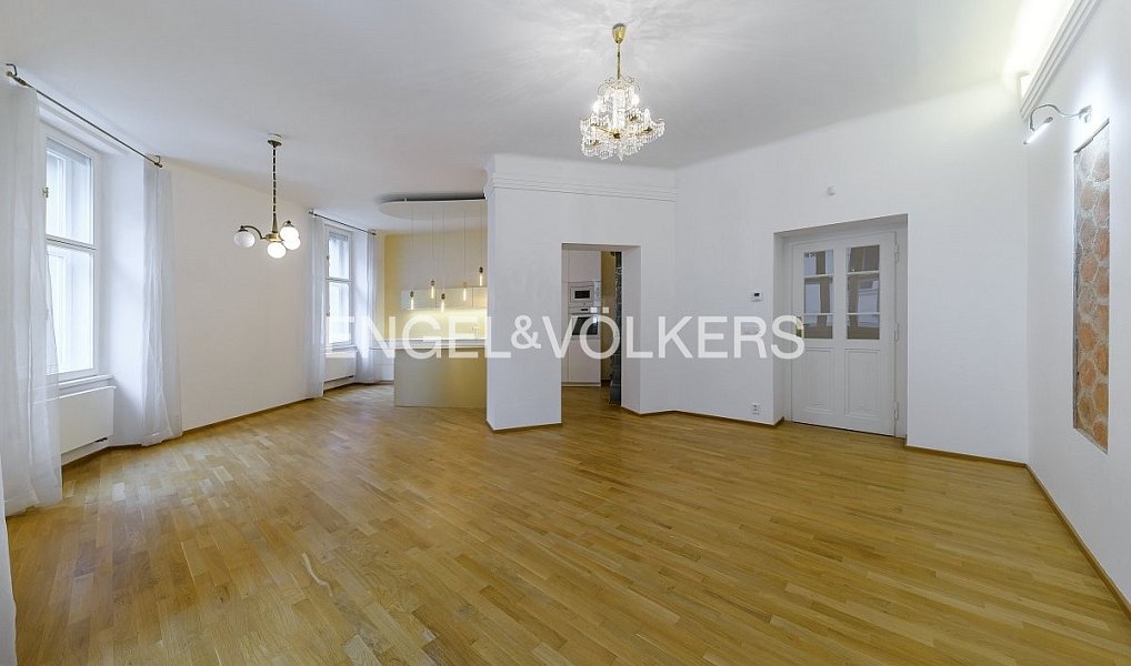 Pronájem bytu 3+kk 137 m², Praha – náhled fotky 2