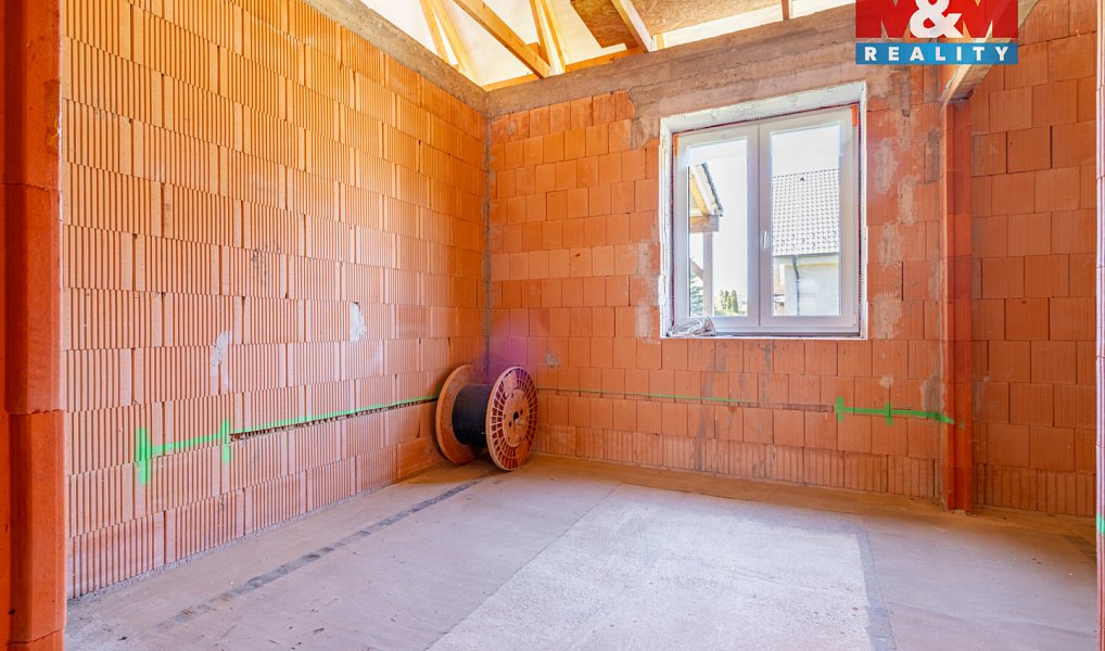 Prodej domu 168 m² s pozemkem 1 144 m², Domanín – náhled fotky 9