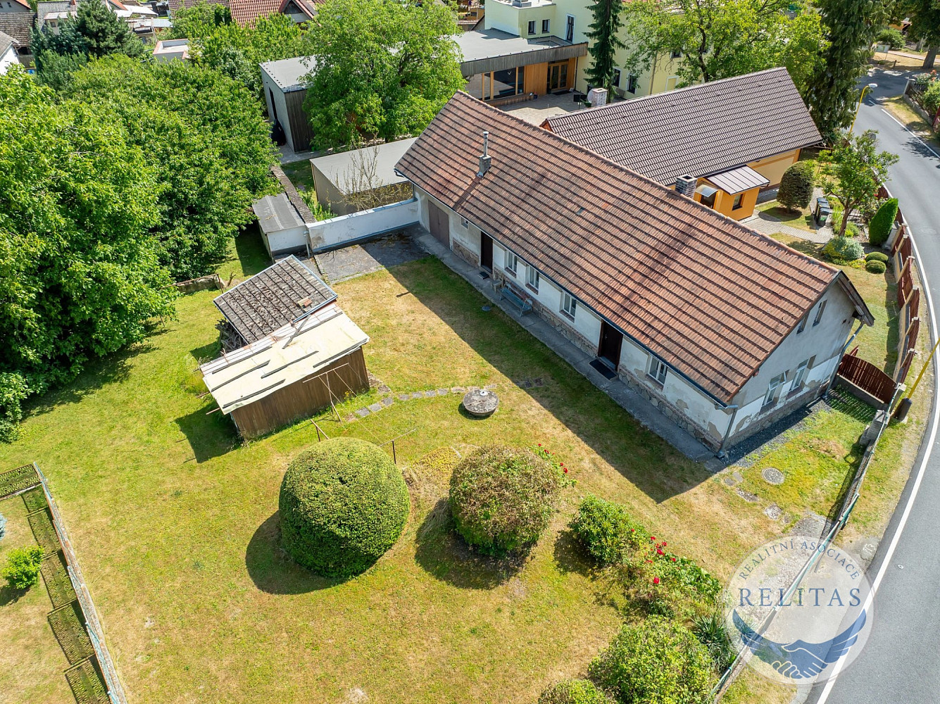 Prodej stavebního pozemku 2 069 m² – fotografie 3