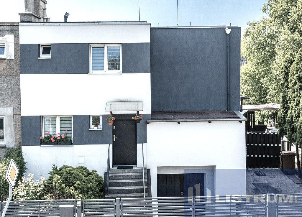 Prodej domu 180 m² s pozemkem 528 m²