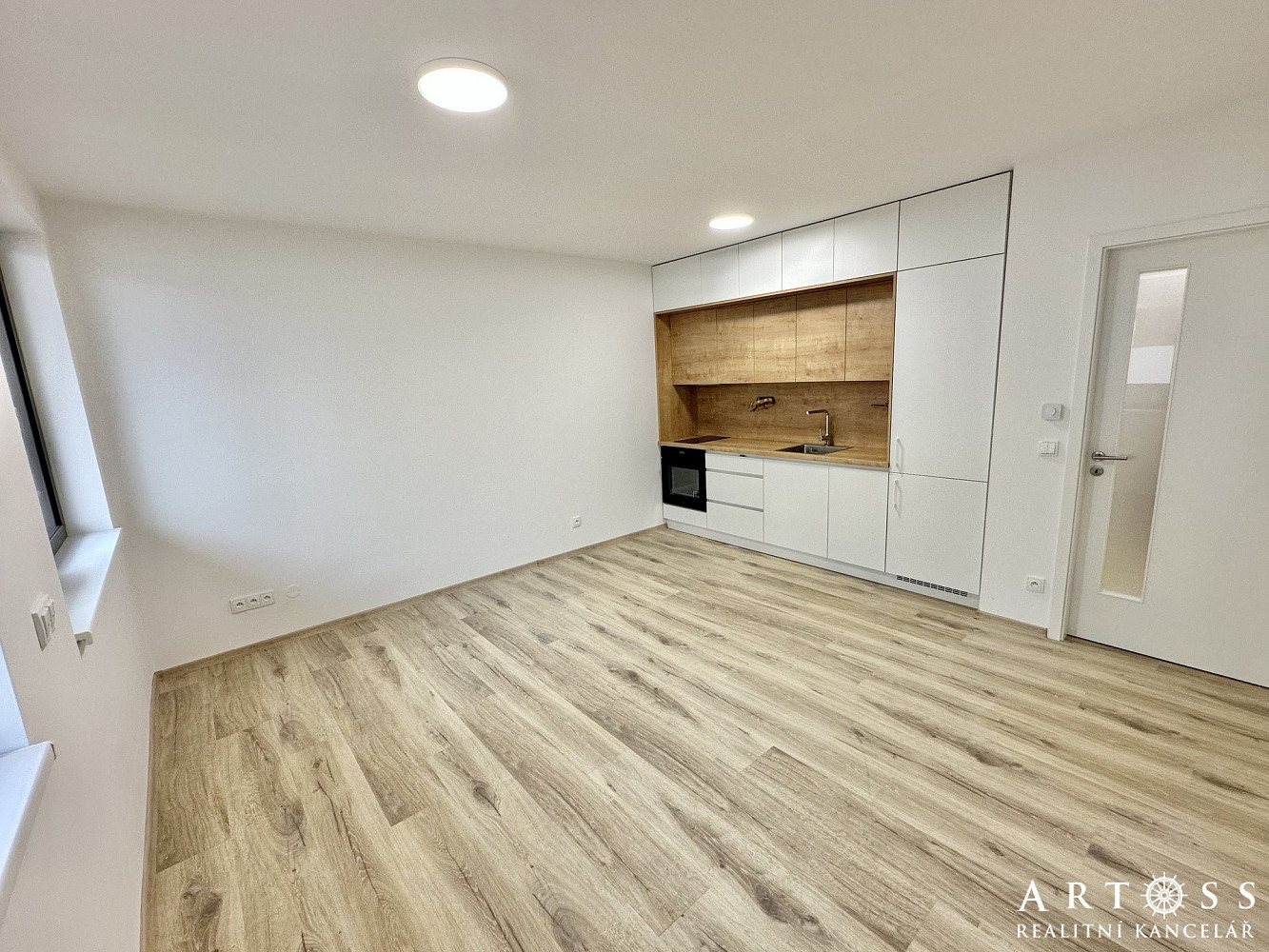 Pronájem bytu 1+kk 29 m² – fotografie 3