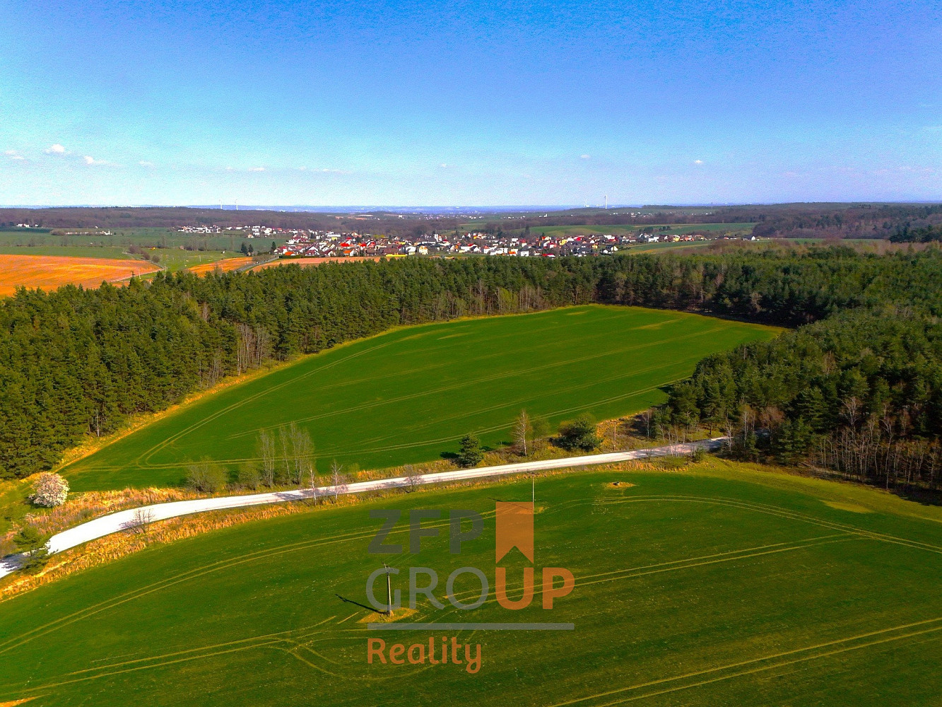 Prodej komerčního pozemku 2 557 m² – fotografie 3