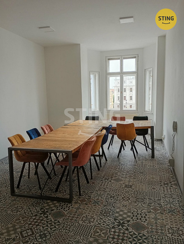 Pronájem kanceláře 54 m² – fotografie 3