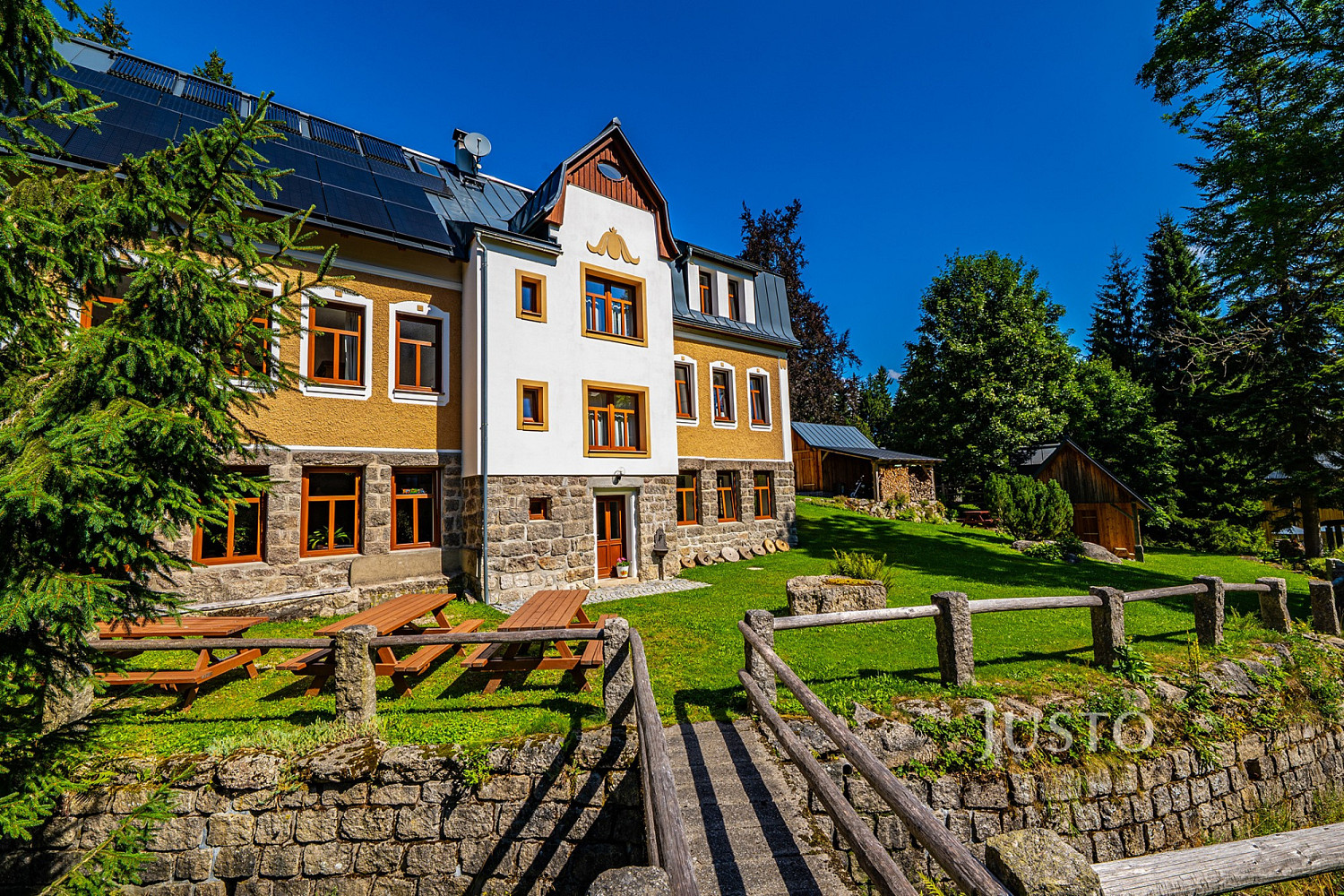 Prodej ubytovacího objektu 430 m²