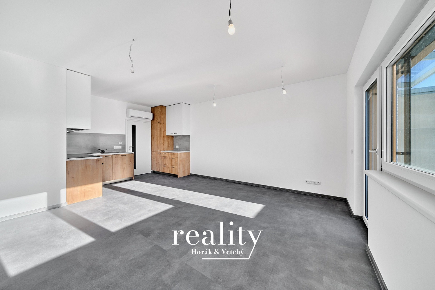 Pronájem bytu 1+kk 36 m² – fotografie 4
