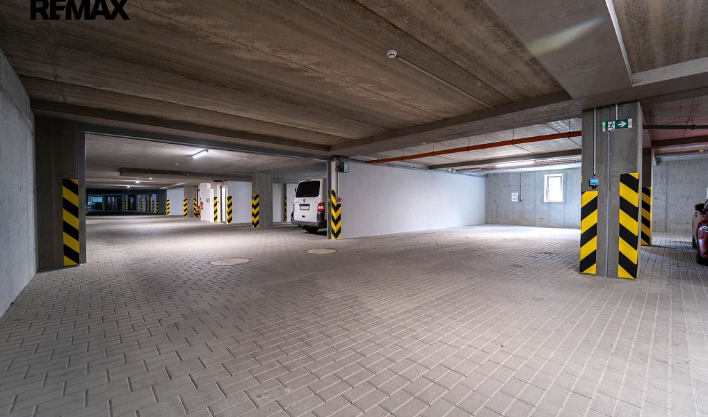 Prodej dvou garážových stání v novém bytové domě, ulice 5. května, Kolín, Kolín – náhled fotky 4
