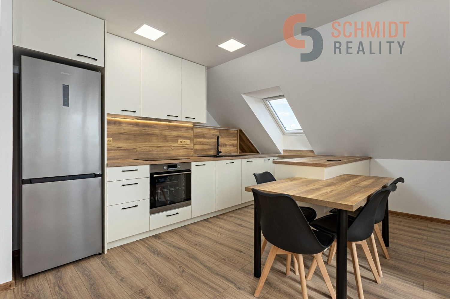 Prodej bytu 3+kk 77 m²