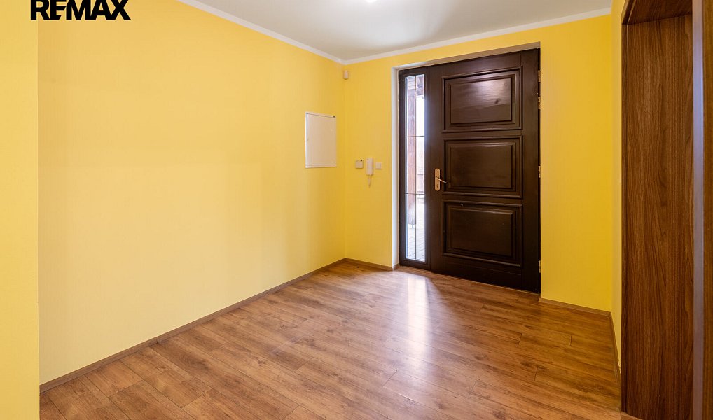 Prodej domu 205 m² s pozemkem 946 m², Jenišov – náhled fotky 7