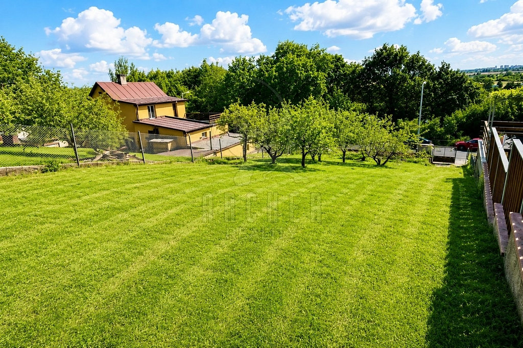 Prodej stavebního pozemku 530 m² — photo 2
