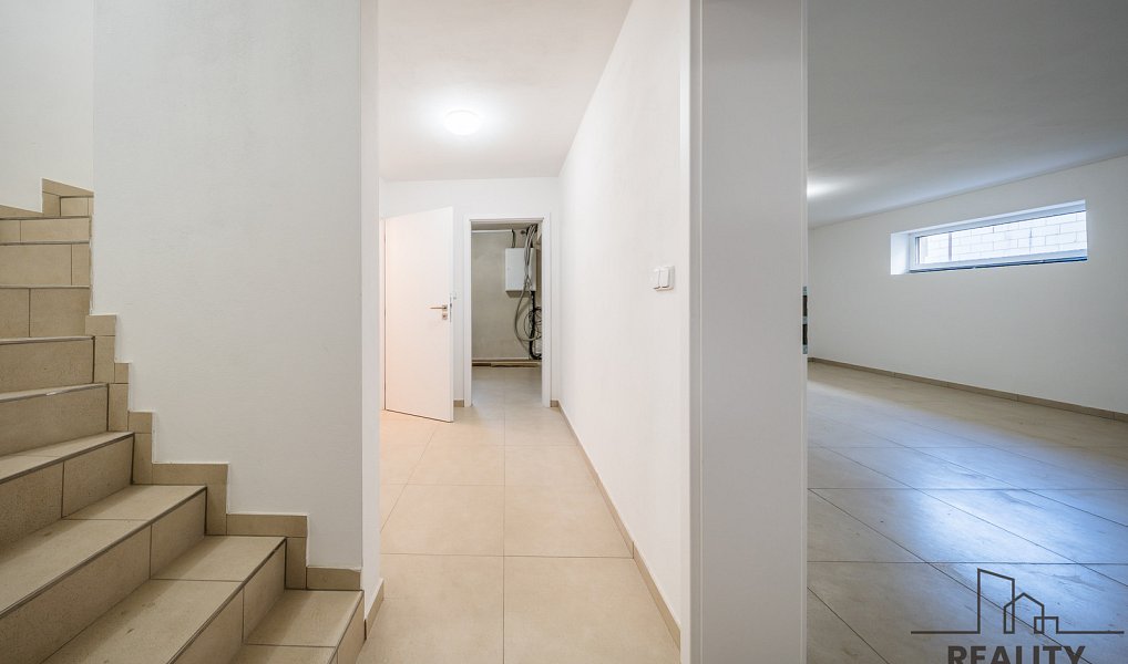 Prodej domu 225 m² s pozemkem 320 m², Vracov – náhled fotky 23