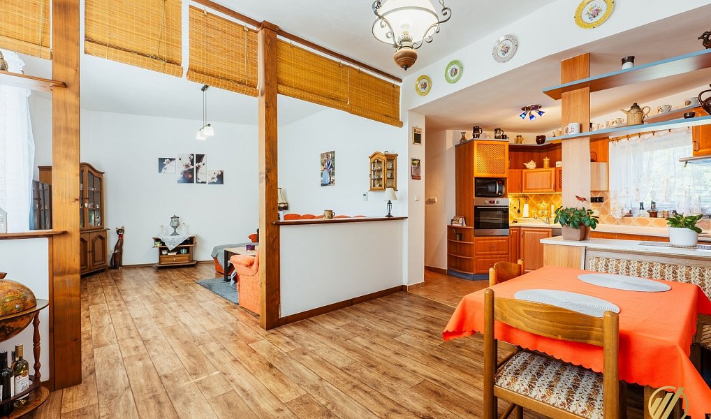 Prodej domu 275 m² s pozemkem 1 300 m², Velké Poříčí – náhled fotky 2