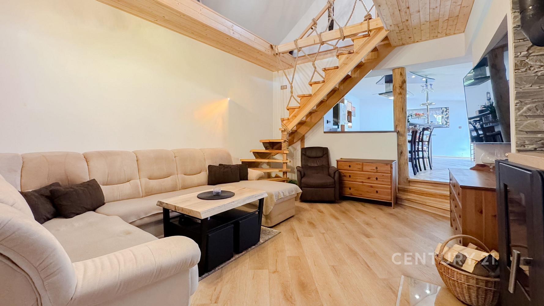 Prodej domu 310 m² s pozemkem 1 492 m² – fotografie 3