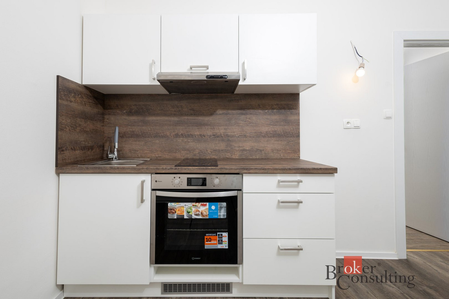 Pronájem bytu 1+kk 27 m² — photo 2