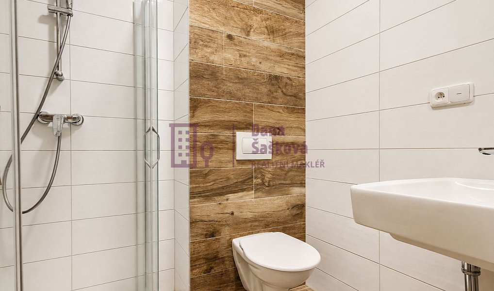 Pronájem bytu 1+kk 20 m², Jindřichův Hradec – náhled fotky 2