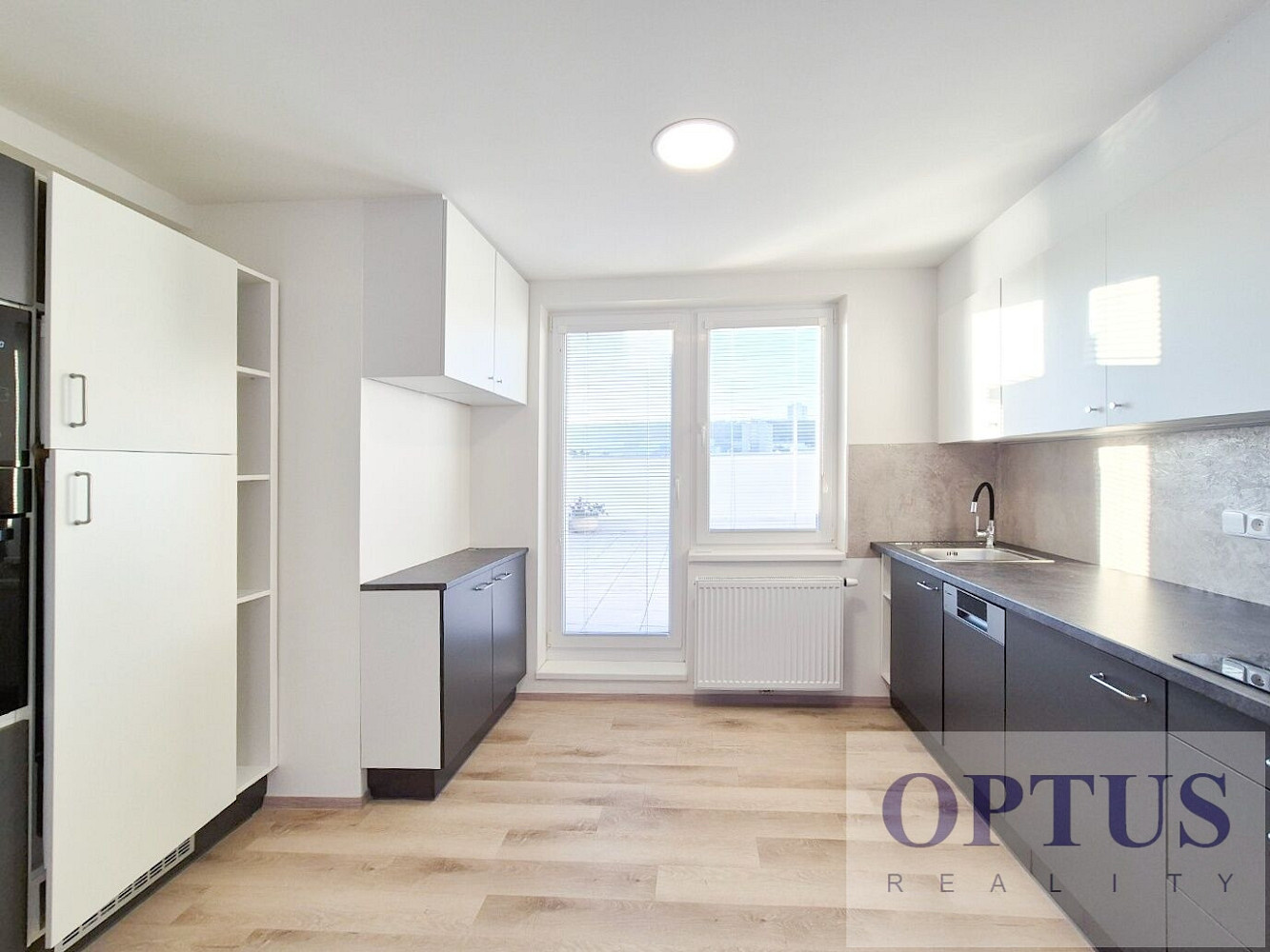Pronájem bytu 2+kk 46 m² – fotografie 2