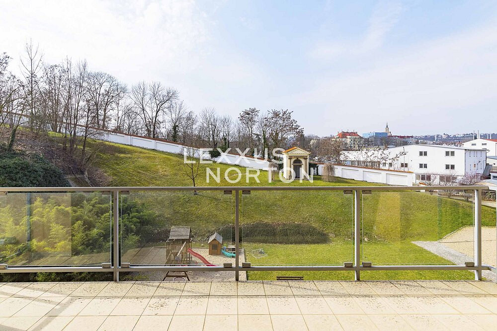 Pronájem bytu 6+kk 325 m² — photo 2