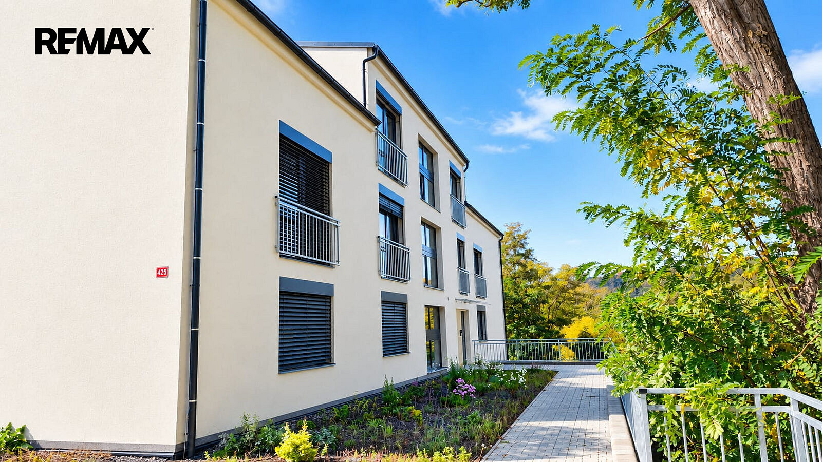 Pronájem bytu 2+kk 67 m² – fotografie 2
