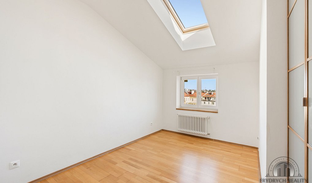 Pronájem bytu 5+1 160 m², Praha – náhled fotky 18